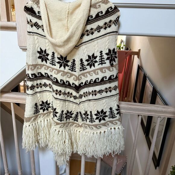 J. Crew Hand-knit 100% Wool Fair isle Motif Fringe Hooded Poncho One Size - Picture 9 of 13